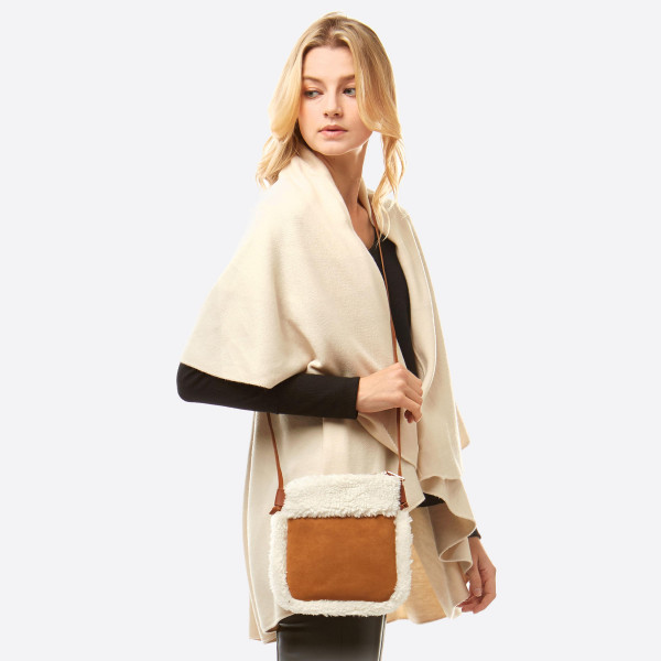 Wholesale faux suede sherpa fleece lined crossbody bag No inside pockets Zipper